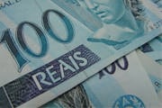 Servidores municipais recebem 13º salário integral nesta quarta