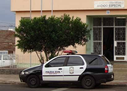 Quatro pessoas são presas por boca-de-urna e um menor apreendido