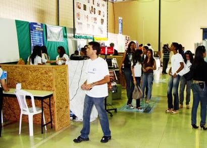 Semana da Ciência e Tecnologia aborda várias atividades no Uniaraxá