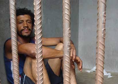 Suspeito de homicídio da serra elétrica confessa crime em Araxá