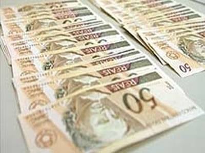 Seis em cada dez consumidores vão usar décimo terceiro para pagar dívidas