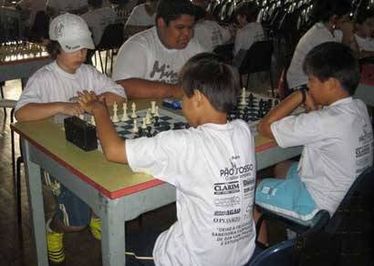 Araxá faz 4 campeões por categoria e classifica 3 para final do regional de Xadrez