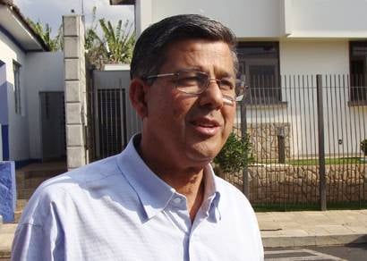 Jeová anuncia secretários