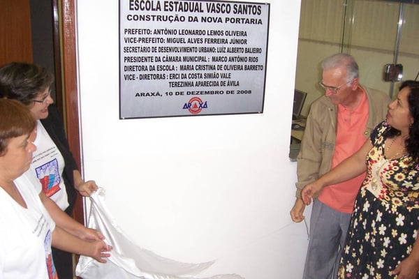 Inaugurada a nova portaria da Escola Estadual Vasco Santos