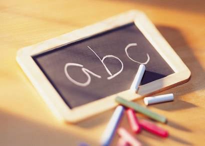 Escolas estaduais implantam novas regras ortográficas