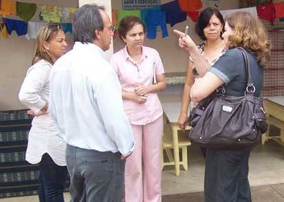 Primeira-dama conhece e constata a necessidade de mudanças na estrutura do PCA