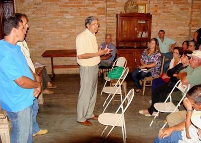 Prefeitura apresenta metas para produtores dos Oliveiras e Poções