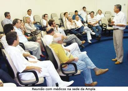 Prefeito e médicos discutem melhorias na saúde