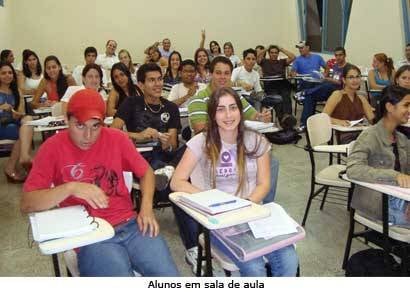 DCE adere ao movimento de redução das mensalidades do Uniaraxá