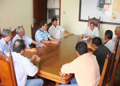Jeová Moreira discute projetos do setor rural com produtores de soja