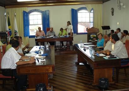 Vereadores aprovam pagamento de despesas do Araxá Esporte e outros convênios