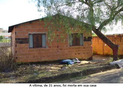 Homem é morto a pauladas em casa no Ana Pinto de Almeida