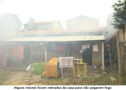 Brincadeira de criança acaba em incêndio no Armando Santos