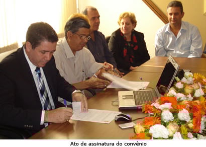 Prefeitura e centro universitário firmam convênio que beneficiará 110 alunos