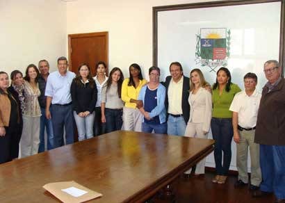 Trinta e quatro novos servidores são empossados pela prefeitura