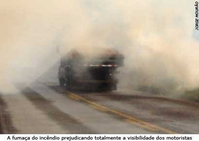 Incêndio criminoso causa perigo na 262