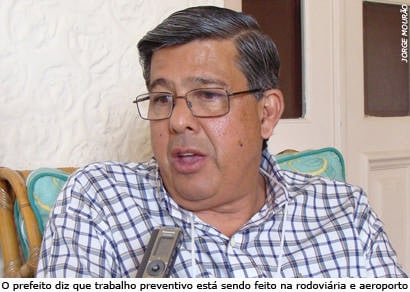 Prefeito tranquiliza população sobre suspeita de gripe suína em Araxá