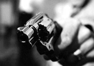 PM prende homem e apreende menor por assalto à mão armada