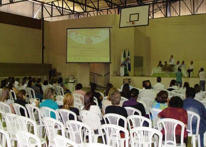 Conferência discute implantação do Sistema ??nico de Assistência Social