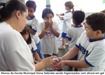 Funcionários e alunos da rede pública com sintomas da gripe são afastados