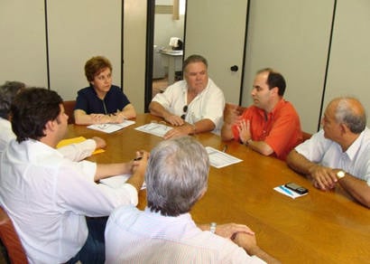 Prefeitura e entidades discutem manutenção do Minas Fácil