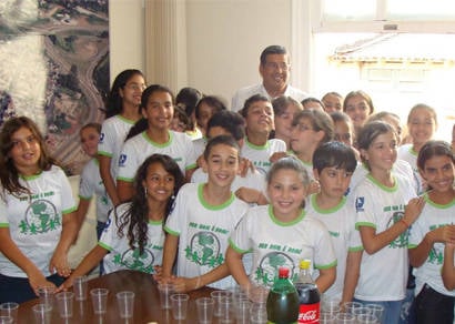 Alunos da Escola Dona Gabriela adotam praça do São Pedro