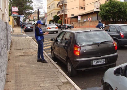 Novos locais do estacionamento rotativo começam hoje