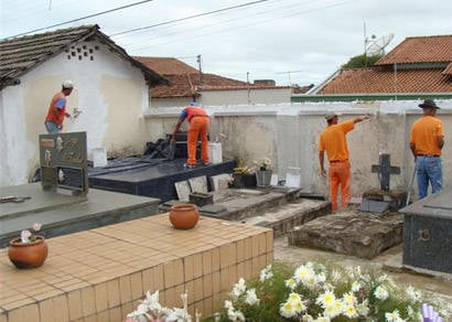 Cemitérios recebem reparos para o Dia de Finados
