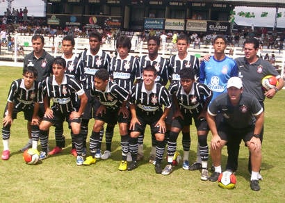 Corinthians vence combinado do Araxá Esporte em amistoso