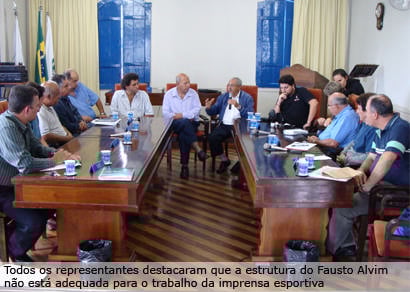 Imprensa esportiva debate projeto de permuta com os vereadores