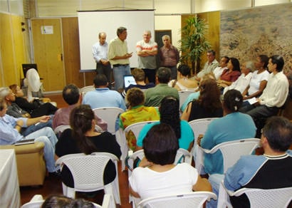 Associações de bairros apresentam reivindicações ao prefeito