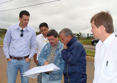 Empresa New Holland acerta instalação em Araxá