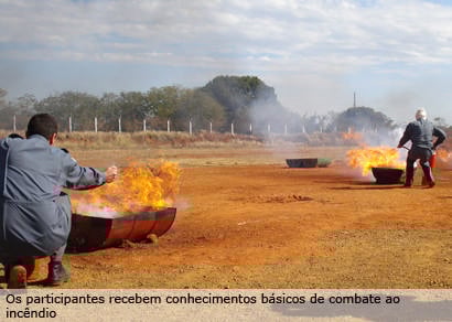 Servidores e bombeiros na reta final do curso exigido pela Anac