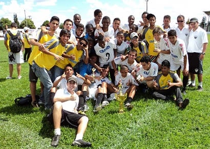 Juvenil e Juniores do Ganso são campeões do Torneio da Amizade