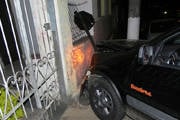Dois veículos se envolvem em acidente em cruzamento perigoso