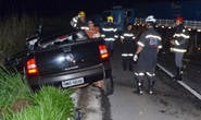 Batida entre carreta e picape mata homem na BR-262