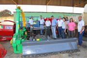 Acorpa recebe máquinas e implementos agrícolas