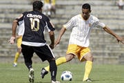Ganso vence Brasiliense no principal amistoso da pré-temporada
