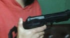 Polícia prende homem que exibia arma de fogo em foto no celular