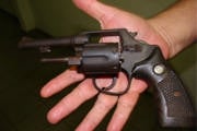Colecionador tem armas furtadas e ainda vai preso por porte ilegal