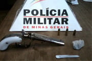 PM encontra arma de fogo e maconha em ponto de mototáxi