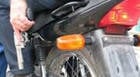 Dupla assalta loja de posto de gasolina no Domingos Zema