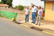 Prefeitura trabalha para liberar avenida da encosta do Cristo