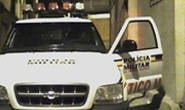 Mulher chega em casa e dá de cara com ladrão