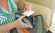 Aposentada de 87 anos perde mais de R$ 10 mil em golpe