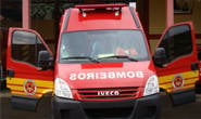 Adolescente é atropelada na porta de escola