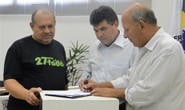 Bosco assina diversos convênios e garante recursos para escolas