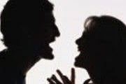 Briga entre marido e mulher acaba com a filha do casal machucada