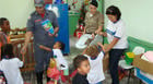 Órgãos de segurança distribuem brinquedos arrecadados em campanha