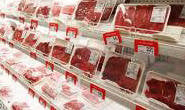 Ladrão rouba carne e sai correndo de supermercado